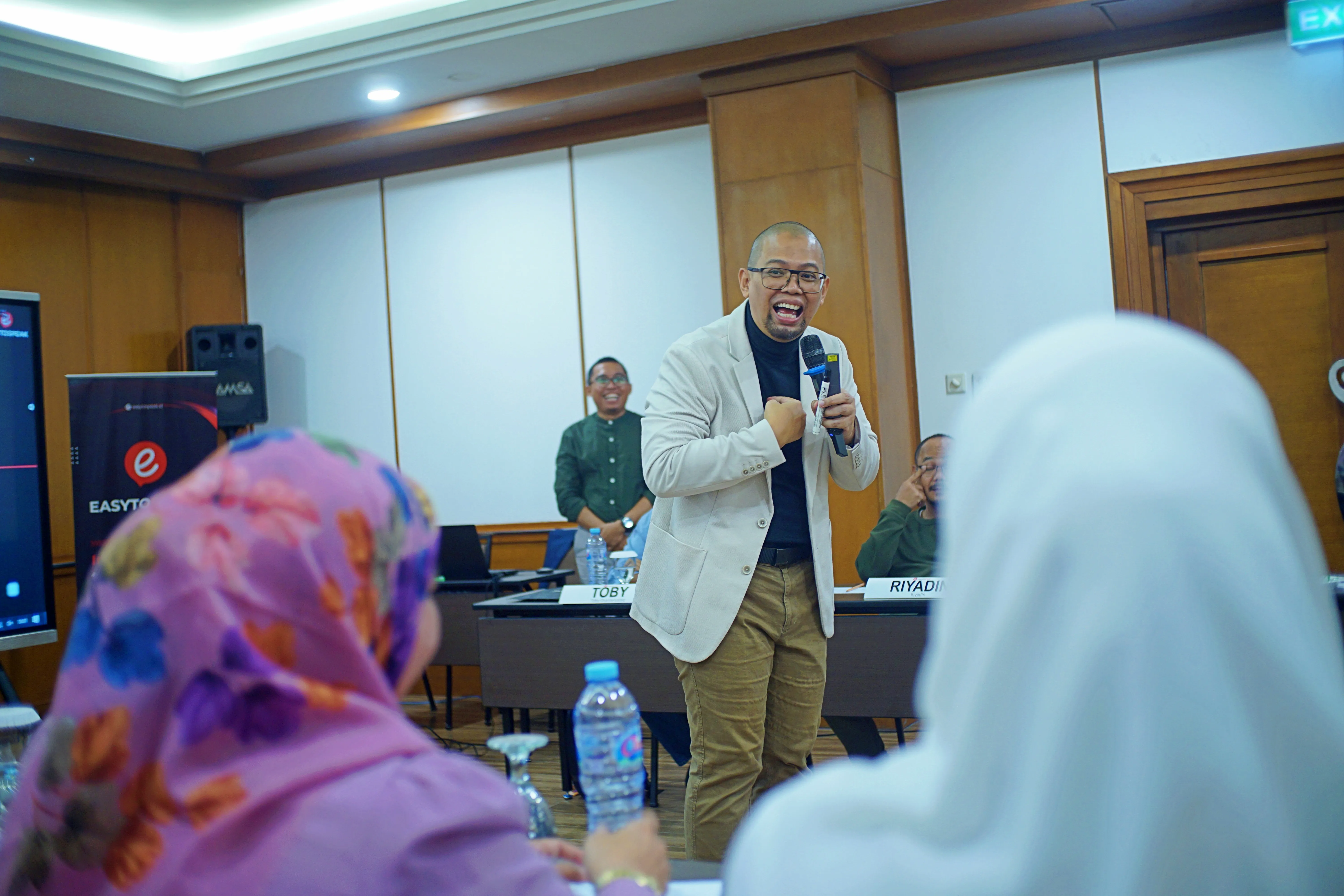 Easy Public Speaking Workshop - Bandung Batch 25